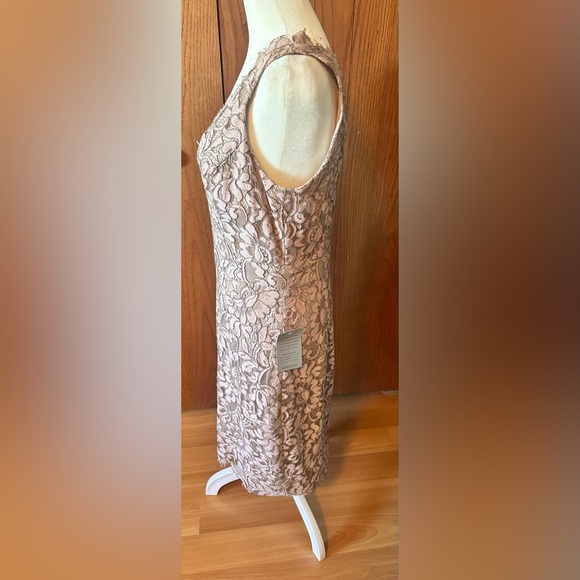 NWT Eliza J Womens Tulip Hem Dress Blush Pink Lace V Neck Lined Cocktail - Picture 3 of 16